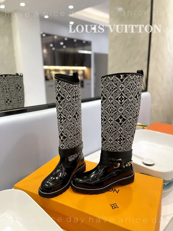 Louis Vuitton Shoe 